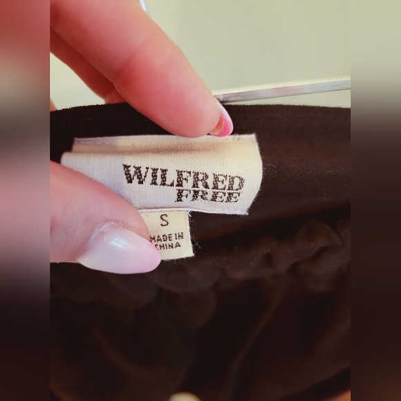 ARITZIA Wilfred Free Nescher Faux Suede Skirt - Picture 4 of 4